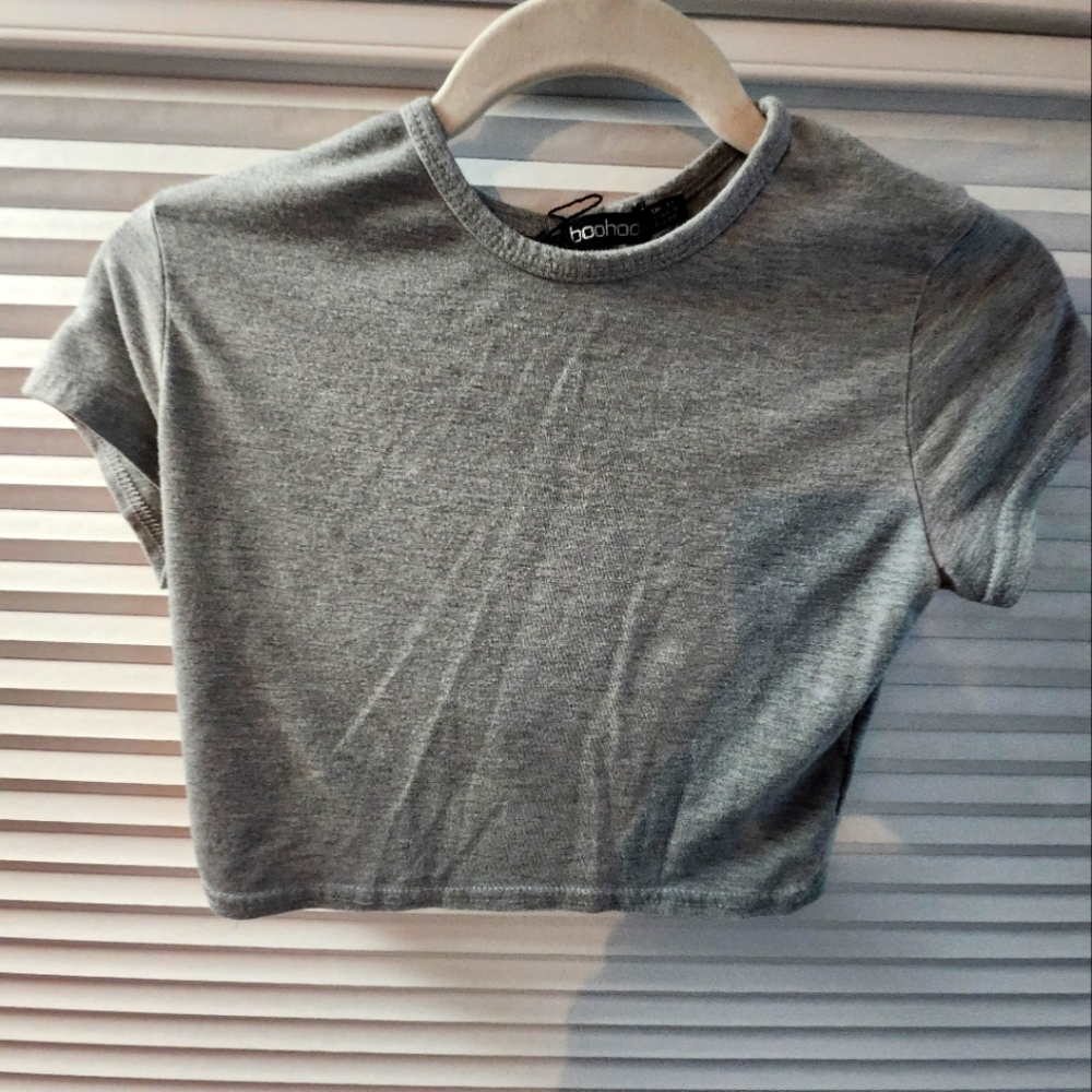Cropped tee